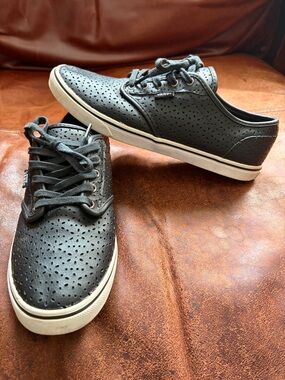 VANS Womens Atwood Low Black Perforated Leather Sneakers Size 8.5 (EUR 39)